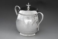 画像10: アンティークシルバー、アンティーク銀器、シルバープレート製　ハンドエングレービング　リボン、お花、葉模様のガーランドの可愛らしいバチェラーサイズ ティー3点セット (10)