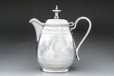 画像12: アンティークシルバー、アンティーク銀器、シルバープレート製　ハンドエングレービング　リボン、お花、葉模様のガーランドの可愛らしいバチェラーサイズ ティー3点セット (12)