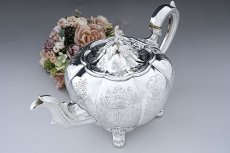 画像7: アンティークシルバー、アンティーク銀器、シルバープレート製、ヴィクトリア時代後期、メロンシェイプ お花の摘み、見事なスクロールの手彫り彫刻 ティーポット (7)