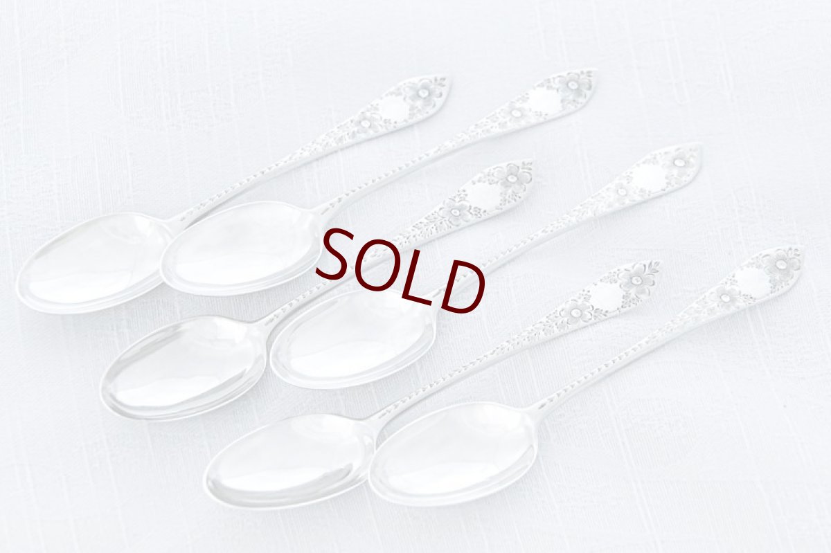 画像2: アンティークシルバー、アンティーク銀器  純銀製（925）1887年  ブライトカット 可愛らしい花の彫刻 ティースプーン6本セット  (2)