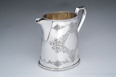 画像10: アンティークシルバー、アンティーク銀器、シルバープレート製　1900年前後　薔薇、お花、スクロールのエングレービング　ティー3点セット  (10)