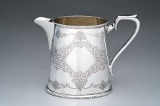 画像8: アンティークシルバー、アンティーク銀器、シルバープレート製　1900年前後　薔薇、お花、スクロールのエングレービング　ティー3点セット  (8)