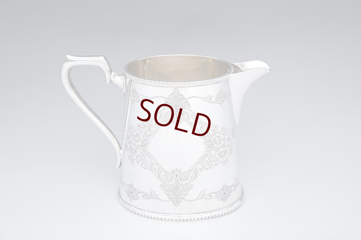 画像11: アンティークシルバー、アンティーク銀器、シルバープレート製　1900年前後　薔薇、お花、スクロールのエングレービング　ティー3点セット  (11)