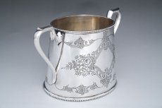 画像7: アンティークシルバー、アンティーク銀器、シルバープレート製　1900年前後　薔薇、お花、スクロールのエングレービング　ティー3点セット  (7)