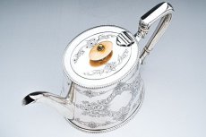 画像5: アンティークシルバー、アンティーク銀器、シルバープレート製　1900年前後　薔薇、お花、スクロールのエングレービング　ティー3点セット  (5)