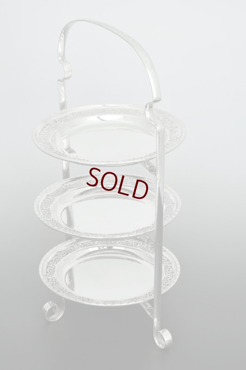 画像3: アンティークシルバー、アンティーク銀器、シルバープレート製　優美な透かし細工　三段　アフタヌーンティー　ケーキスタンド (3)