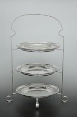画像4: アンティークシルバー、アンティーク銀器、シルバープレート製　優美な透かし細工　三段　アフタヌーンティー　ケーキスタンド (4)