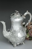 画像10: アンティークシルバー、アンティーク銀器、純銀製(925) 1855年 ロココスタイル 特級　薔薇、お花とスクロールの見事な打ち出し彫刻 ティー&コーヒーセット