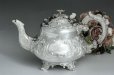 画像2: アンティークシルバー、アンティーク銀器、純銀製(925) 1855年 ロココスタイル 特級　薔薇、お花とスクロールの見事な打ち出し彫刻 ティー&コーヒーセット (2)