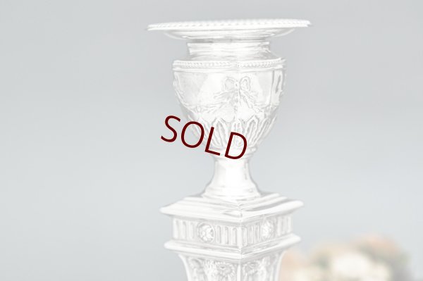 画像5: アンティークシルバー、アンティーク銀器、純銀製(925) 1898年 ネオクラシカル リボンガーランドが素敵なキャンドルスタンド 銀燭台 ペアセット