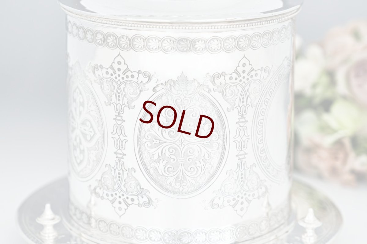 画像6: アンティークシルバー、アンティーク銀器、シルバープレート製　ヴィクトリア時代後期　ゴシック調　ビスケットボックス (6)