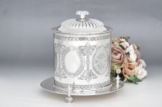 画像2: アンティークシルバー、アンティーク銀器、シルバープレート製　ヴィクトリア時代後期　ゴシック調　ビスケットボックス (2)