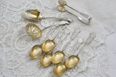 画像10: アンティークシルバー、アンティーク銀器、純銀製(925) パーシャルギルト シェル型ボウル スプーン、シュガートング、シフター、ティーキャディースプーンセット (10)