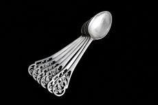 画像3: ヴィンテージ 純銀製(925) 1945年マッピン＆ウェッブ　スクロールの透かし細工　ティースプーン６本セット (3)