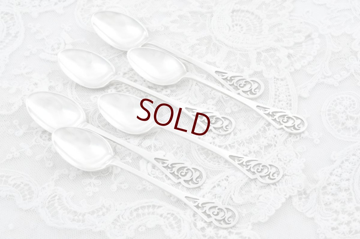 画像1: ヴィンテージ 純銀製(925) 1945年マッピン＆ウェッブ　スクロールの透かし細工　ティースプーン６本セット (1)