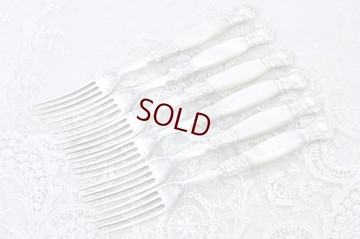 画像9: アンティークシルバー、アンティーク銀器、シルバープレート製 1897年ごろ マッピン＆ウェッブ　美装飾白蝶貝 デザートカトラリー6組セット (9)