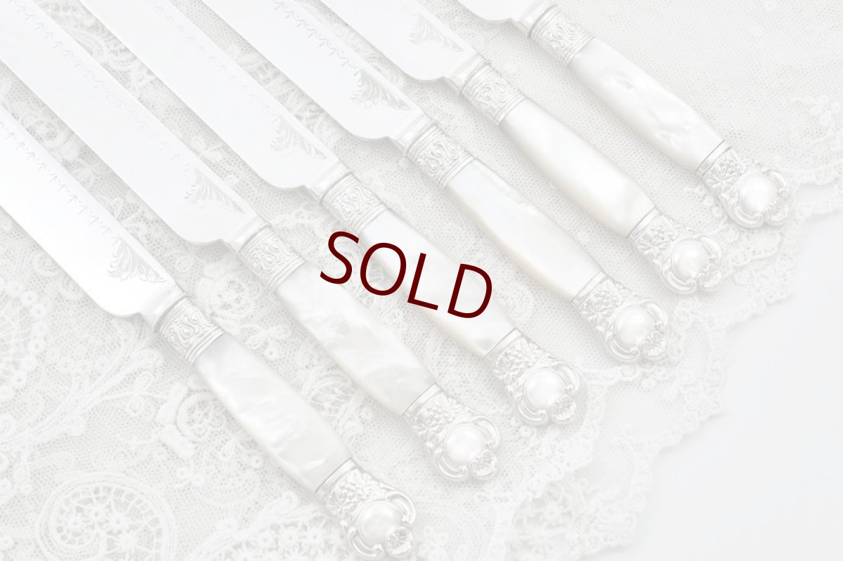 画像4: アンティークシルバー、アンティーク銀器、シルバープレート製 1897年ごろ マッピン＆ウェッブ　美装飾白蝶貝 デザートカトラリー6組セット (4)