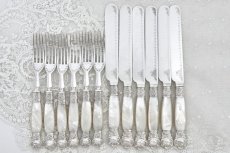 画像1: アンティークシルバー、アンティーク銀器、シルバープレート製 1897年ごろ マッピン＆ウェッブ　美装飾白蝶貝 デザートカトラリー6組セット (1)