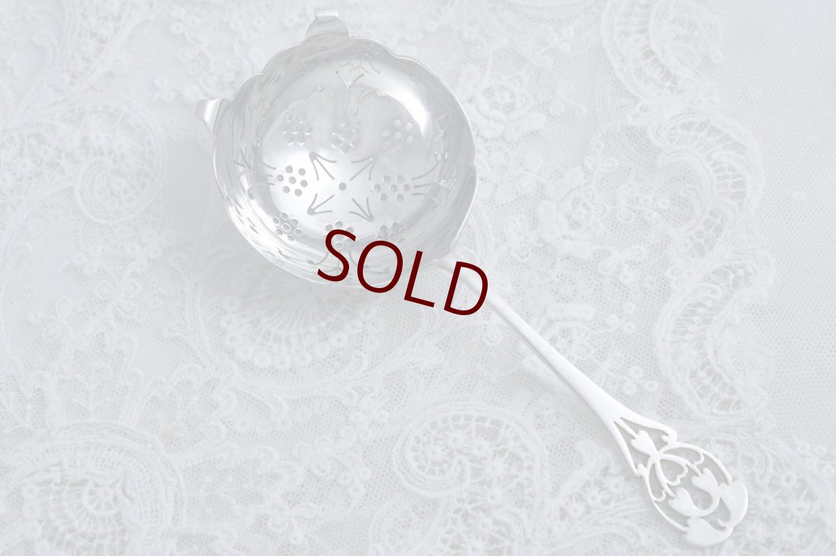 画像3: ヴィンテージシルバー、純銀製(925) 1933年 透かし細工のハンドル　ティーストレイナー (3)