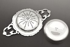 画像4: ヴィンテージシルバー、純銀製(925) 1962年 スタンド付き 小さな花やスクロール装飾が可憐なティーストレイナー (4)