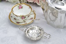 画像6: ヴィンテージシルバー、純銀製(925) 1962年 スタンド付き 小さな花やスクロール装飾が可憐なティーストレイナー (6)