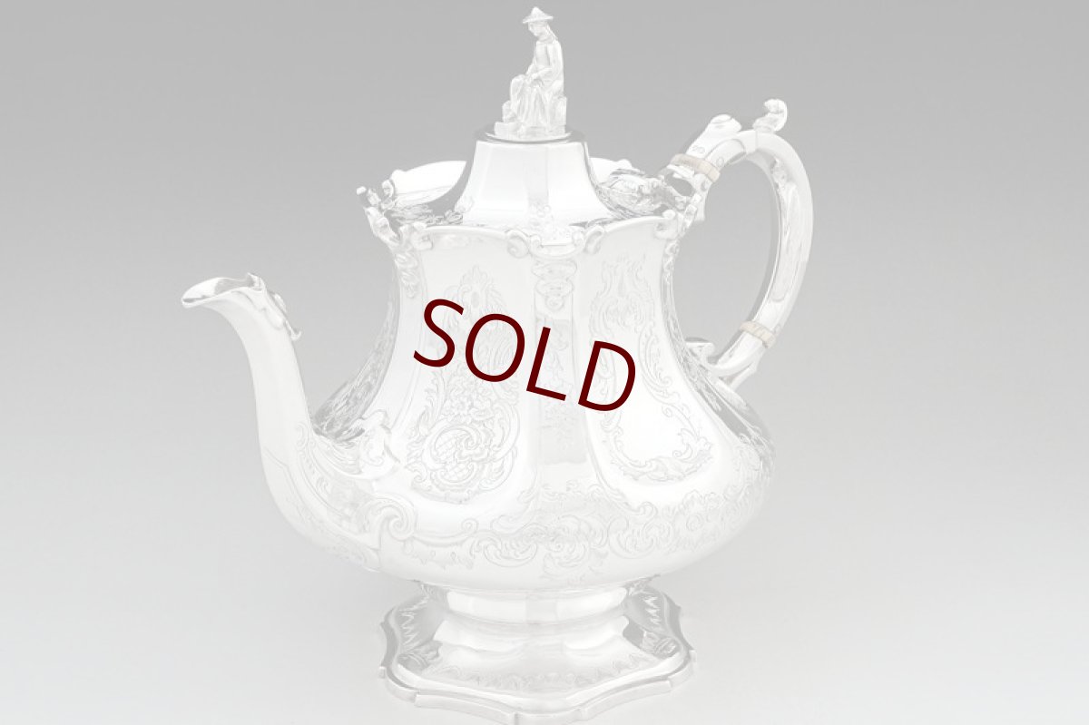 画像4: アンティークシルバー、アンティーク銀器、純銀製(925) 1845年 バーナード 特級 スクロールとお花のエングレービング　ティー&コーヒー４点セット (4)