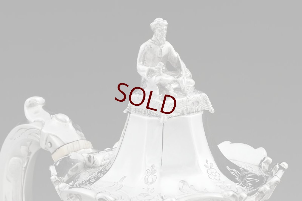 画像10: アンティークシルバー、アンティーク銀器、純銀製(925) 1845年 バーナード 特級 スクロールとお花のエングレービング　ティー&コーヒー４点セット (10)