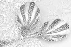 画像5: アンティークシルバー、アンティーク銀器、純銀製(925)  1896年 エンジェルの装飾 ロココスタイル ペア デザートサービングスプーンセット (5)