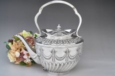 画像10: アンティークシルバー, シルバープレート製 ヴィクトリア時代後期 マッピン＆ウェッブ リボンガーランド ティーケトル＆スタンド (10)