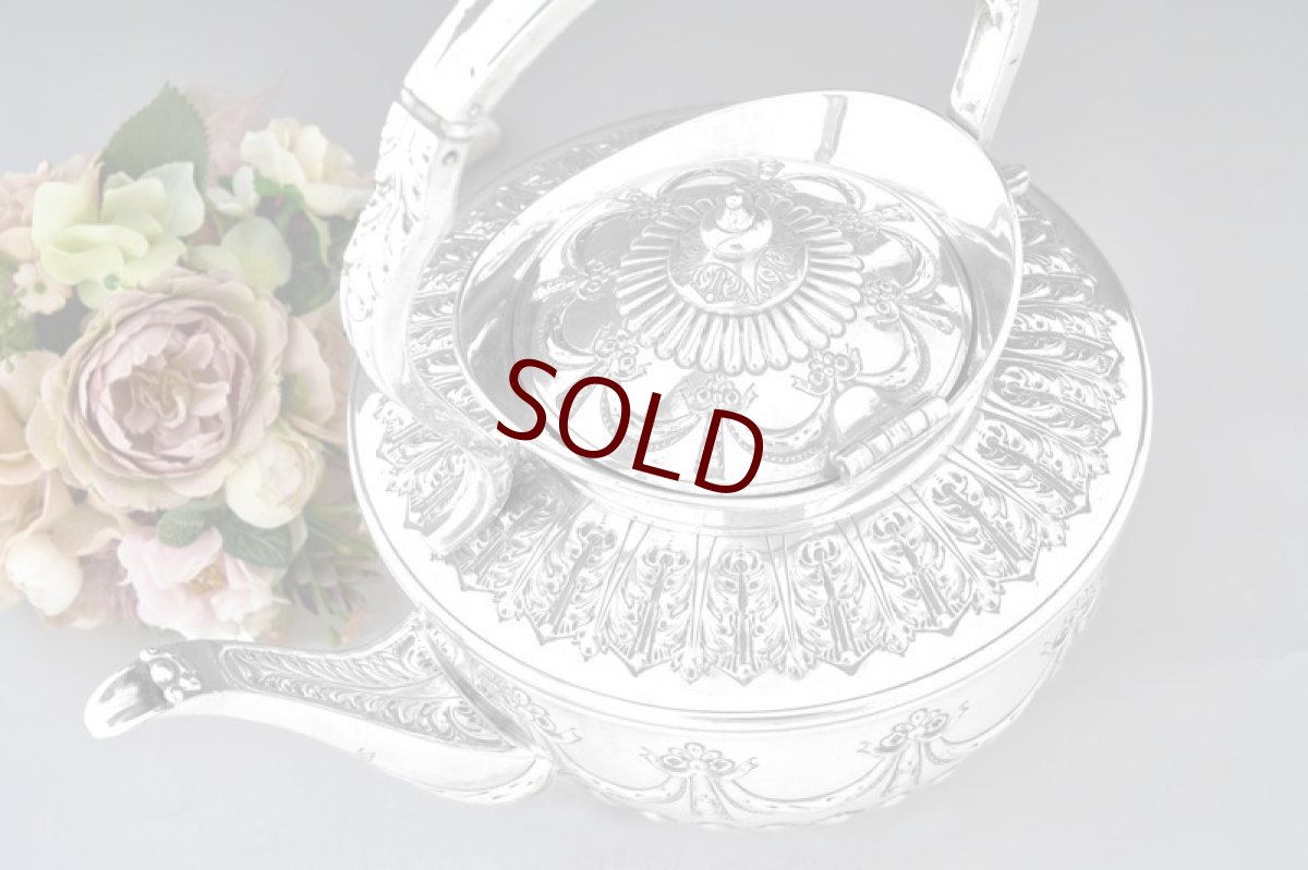 画像12: アンティークシルバー, シルバープレート製 ヴィクトリア時代後期 マッピン＆ウェッブ リボンガーランド ティーケトル＆スタンド (12)