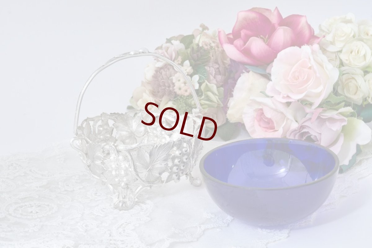 画像6: アンティークシルバー、アンティーク銀器、シルバープレート製　赤スグリの実の透かし細工 ブルーグラス スプーン付き シュガーバスケット (6)