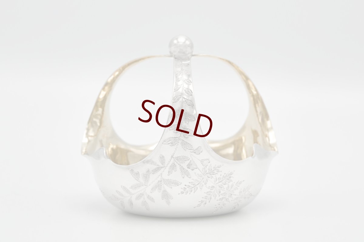 画像6: アンティークシルバー、アンティーク銀器純銀（925）1883年 可愛らしいバスケット型　スプーン付きソルト＆ペッパー (6)