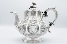 画像3: アンティークシルバー、アンティーク銀器、シルバープレート 特級 1859年 エルキントン 可憐なお花の摘み お花の彫刻ティー３点セット (3)