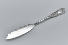画像1: アンティークシルバー、アンティーク銀器、純銀製(925) 1900年 スクロール＆ ロココ装飾 バターナイフ (1)