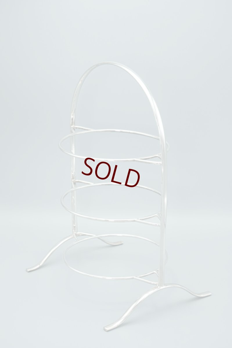 画像7: アンティークシルバー、アンティーク銀器、シルバープレート エルキントン製 1929年 優美な透かし細工　三段　アフタヌーンティー　ケーキスタンド (7)