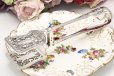 画像2: アンティークシルバー、アンティーク銀器、純銀製(925) 1901年 繊細な透かし細工 貝とスクロールのハンドル　サービングトング