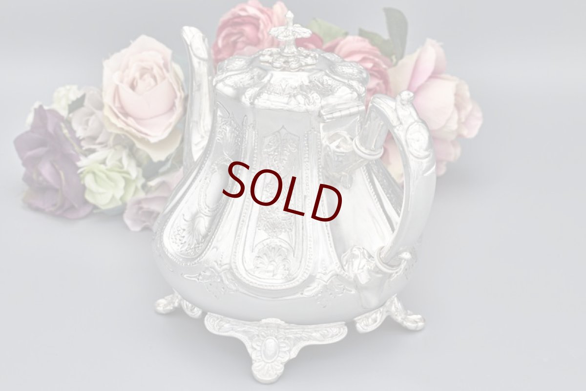 画像4: アンティークシルバー、アンティーク銀器、ヴィクトリア時代後期 スクロールの透かしの摘み お花、葉模様の彫刻 シルバープレート ティーポット (4)