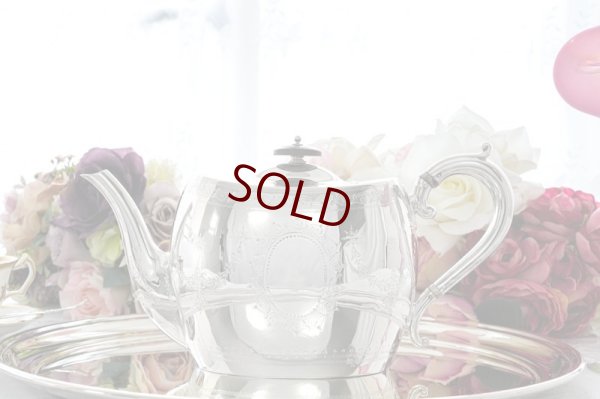 画像9: アンティークシルバー、アンティーク銀器、シルバープレート製  ヴィクトリア時代後期 お花のガーランド彫刻 ティーポット