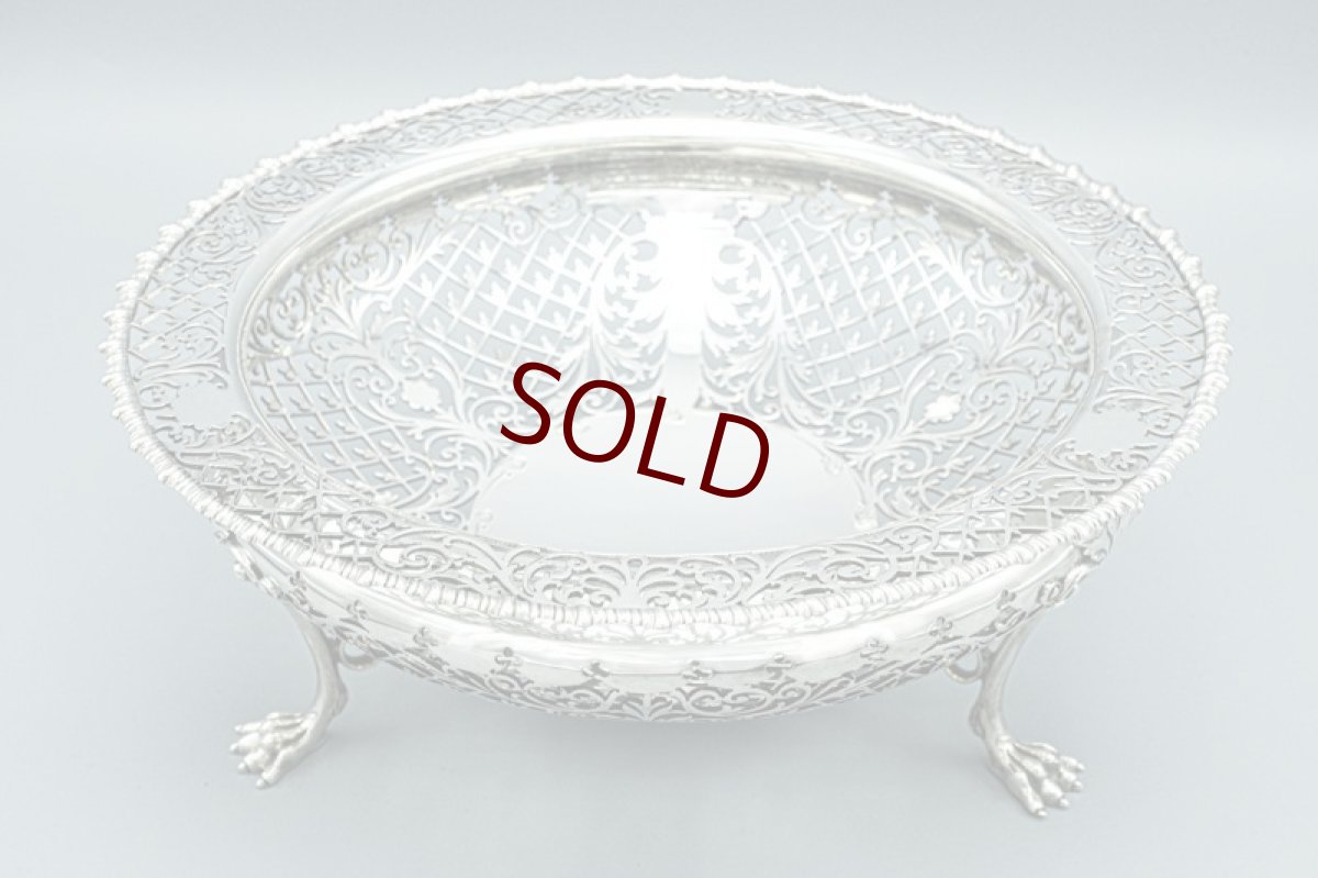 画像10: アンティークシルバー、アンティーク銀器　純銀製（925）1909年　特級　繊細なスクロール透かし細工が見事なフルーツ/ブレッドバスケット (10)