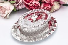 画像1: アンティークシルバー アンティーク銀器 シルバープレート製  c.1890 葉模様の装飾　蓋付きハンドカットクリスタルグラス　バターディッシュ (1)