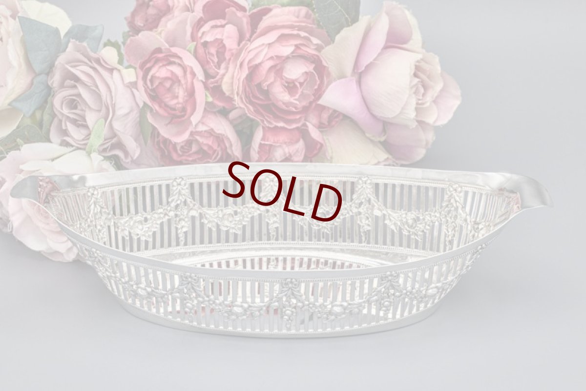 画像4: アンティークシルバー、アンティーク銀器、シルバープレート製　リボンと薔薇のガーランド透かし細工　ブレッドバスケット (4)