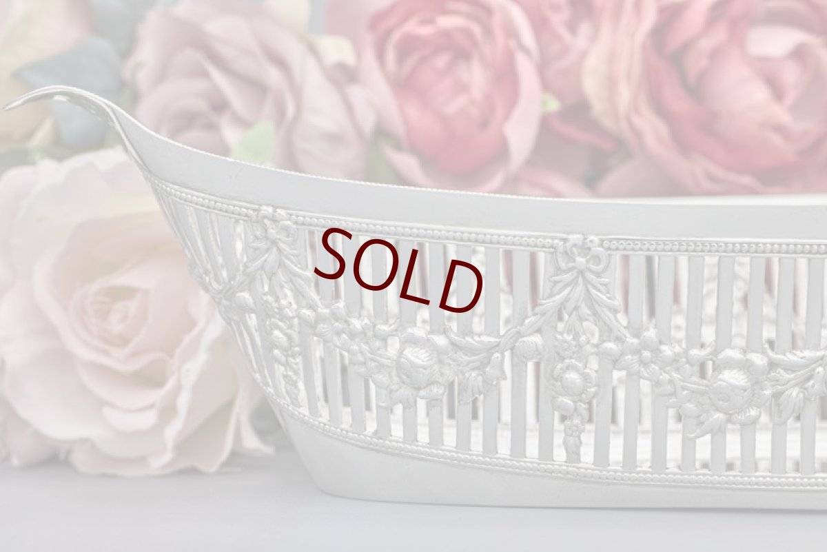 画像3: アンティークシルバー、アンティーク銀器、シルバープレート製　リボンと薔薇のガーランド透かし細工　ブレッドバスケット (3)