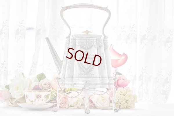 画像2: アンティークシルバー, シルバープレート製 ヴィクトリア時代中期  リボンと月桂樹のシールド、お花のティーケトル＆スタンド