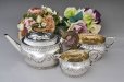 画像1: アンティークシルバー、アンティーク銀器、純銀製（925)  1893/4年　ガーランドとビーズ装飾が美しい バチェラーサイズ　ティー3点セット (1)