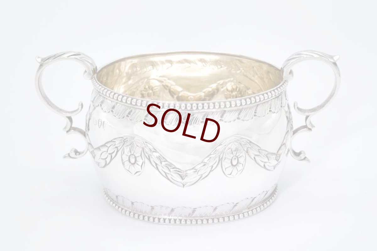 画像6: アンティークシルバー、アンティーク銀器、純銀製（925)  1893/4年　ガーランドとビーズ装飾が美しい バチェラーサイズ　ティー3点セット (6)