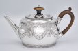 画像2: アンティークシルバー、アンティーク銀器、純銀製（925)  1893/4年　ガーランドとビーズ装飾が美しい バチェラーサイズ　ティー3点セット