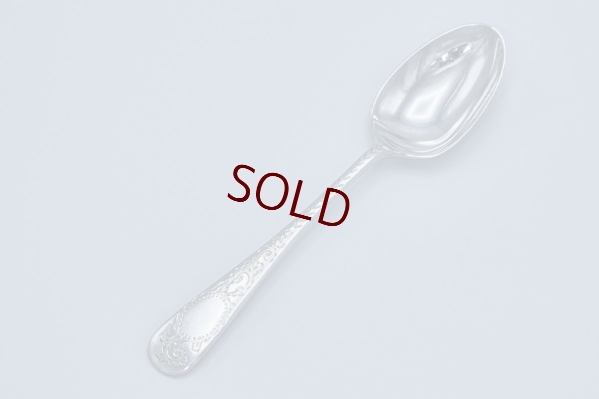 画像7: アンティークシルバー、アンティーク銀器、1898年 シルバープレート製 白蝶貝ティーストレイナー＆シュガートング付き アフタヌーンティーセット (7)