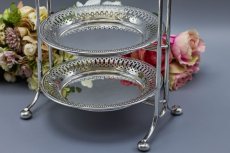 画像5: アンティークシルバー、アンティーク銀器、シルバープレート製 優美なフレームと透かし細工プレート 三段 アフタヌーンティー ケーキスタンド (5)