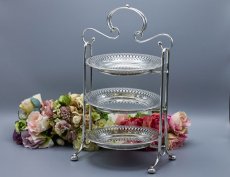 画像3: アンティークシルバー、アンティーク銀器、シルバープレート製 優美なフレームと透かし細工プレート 三段 アフタヌーンティー ケーキスタンド (3)