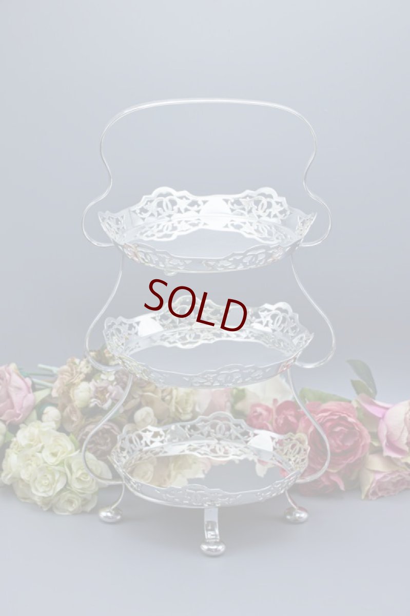 画像8: アンティークシルバー、アンティーク銀器、シルバープレート製 優美な透かし細工プレート 三段 アフタヌーンティー ケーキスタンド (8)